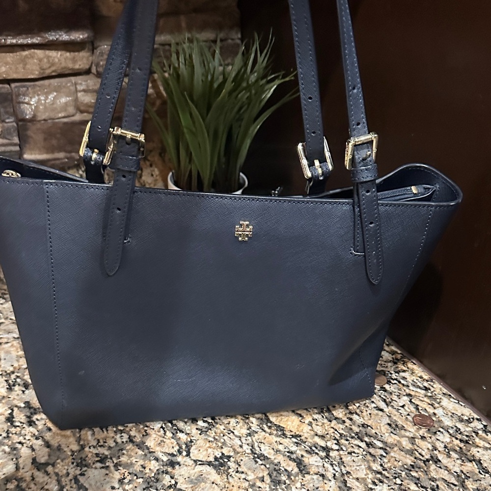 Tory Burch Navy Blue Leather Tote
No dust bag